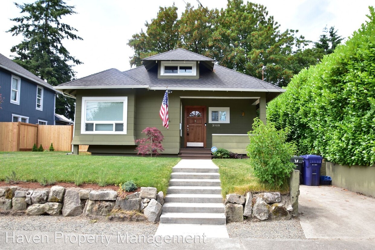 3 br, 1 bath House 3908 N Cheyenne St House Rental in WA