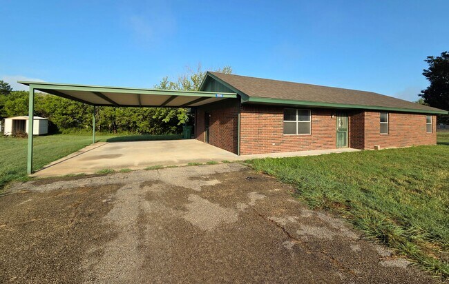 Foto del edificio - Charming 3-Bed, 2-Bath Country Home in Kem...