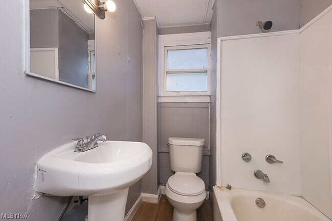 Building Photo - 3085 E 67th St