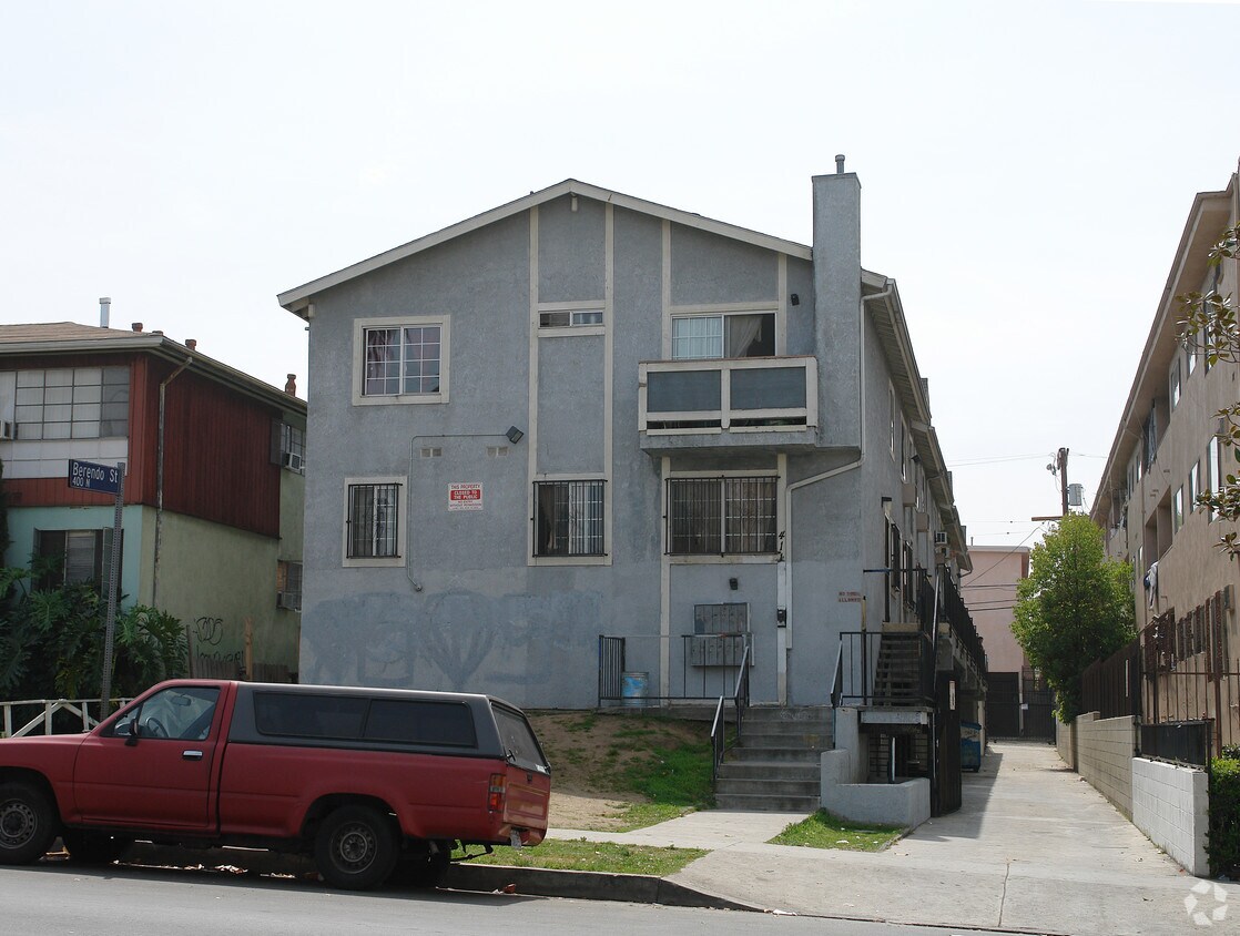 Foto principal - 4118 Rosewood Ave