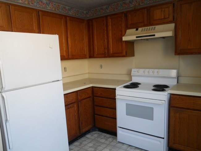 Building Photo - 152 Belmonte Dr SW