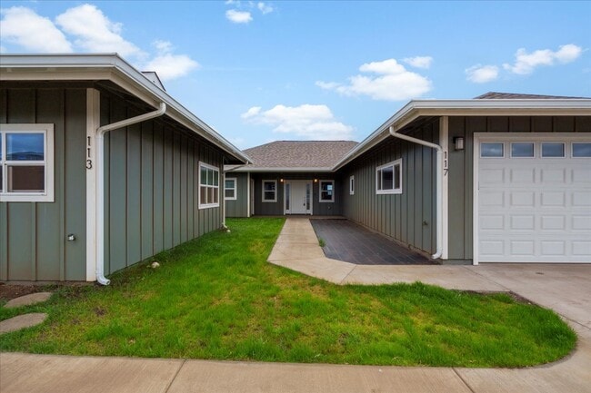 Building Photo - 81 Makawao Ave
