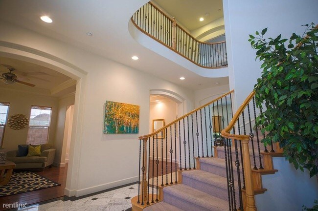 Foto del edificio - 5119 Hartland Ct