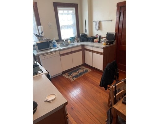 Building Photo - 36 Elm St