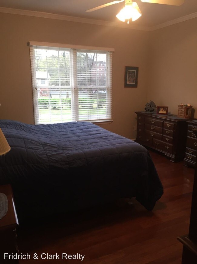 Foto del edificio - 3 br, 2.5 bath House - 4020B Woodlawn Drive
