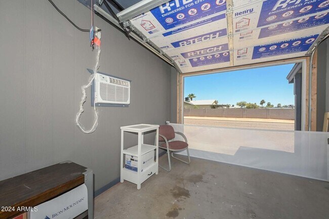 Foto del edificio - 13052 N 40th Pl