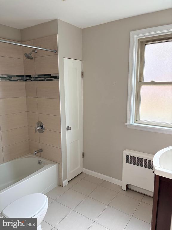 Foto del edificio - 1017 N York Rd