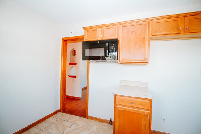 Foto del edificio - 2303 Mellwood Ave