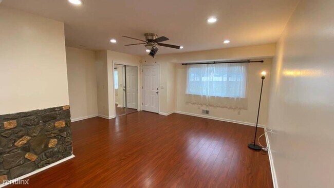 Foto del edificio - 3 br, 2.5 bath House - B7 Lincoln Ln