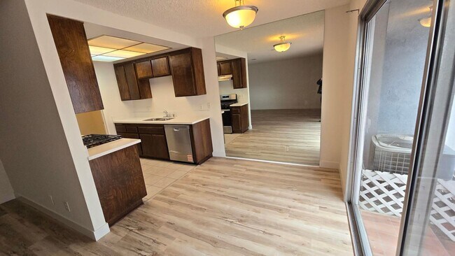 Foto del edificio - Yorba Linda 2 Bed Townhouse for Lease - Newly Remodeled