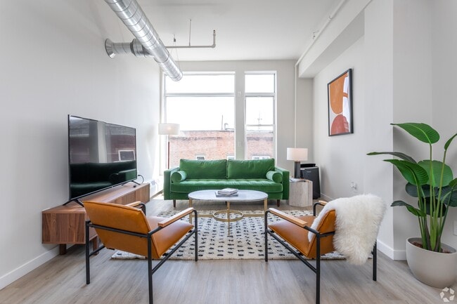 Building Photo - Luckey Platt