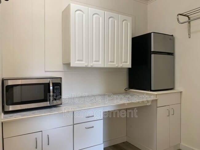 Foto del edificio - 707 NE 6th St