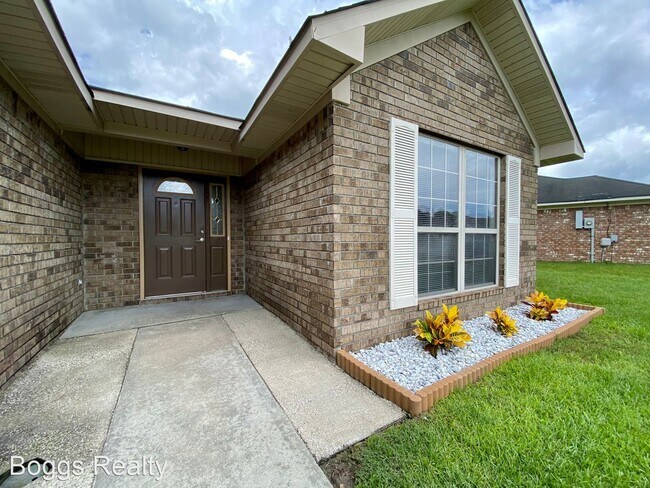 Building Photo - 3 br, 2 bath House - 176 Wayfair Lane