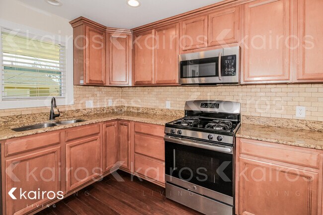 Foto del edificio - 401 S Meredith Ave.