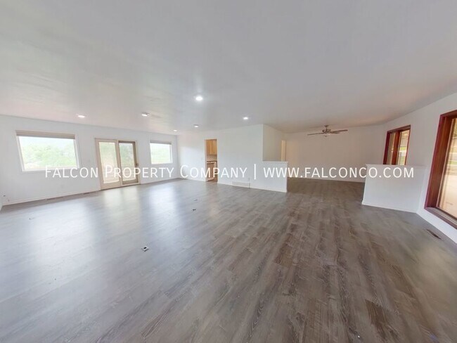 Foto del edificio - Marvelous Duplex in Mesa Heights! - Lease ...