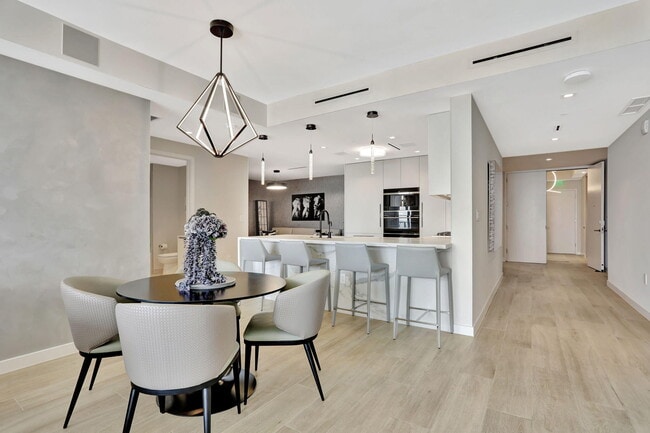 Foto del edificio - 1116 N Ocean Blvd