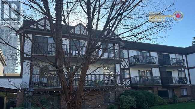 Building Photo - 131 W 4th St