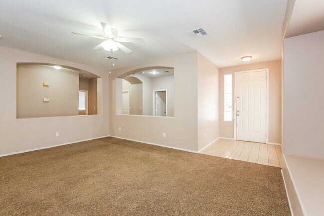 Building Photo - 1117 E Hammer Ln