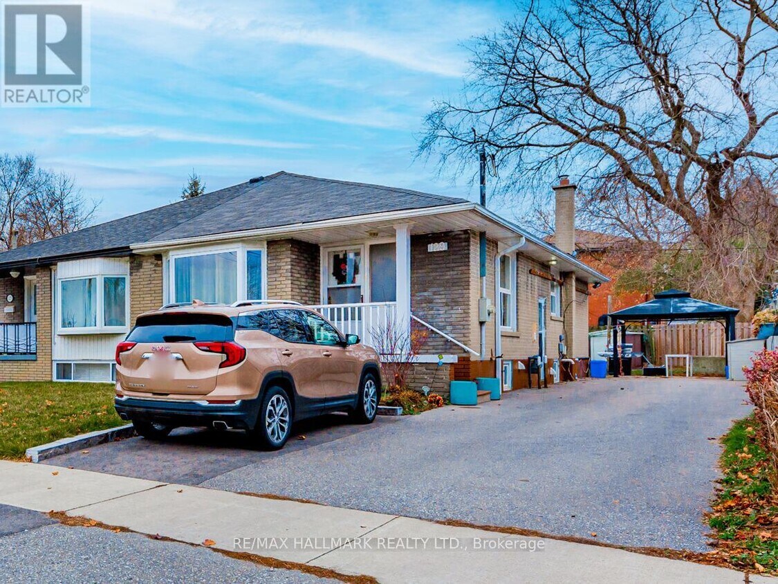 Primary Photo - 129 Lupin Dr