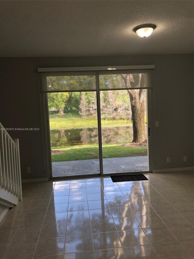Building Photo - 1318 Veracruz Ln