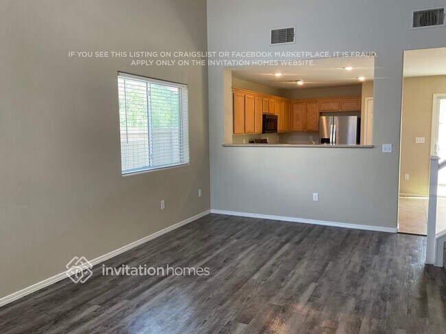Foto del edificio - 6424 Lonesome Lake St