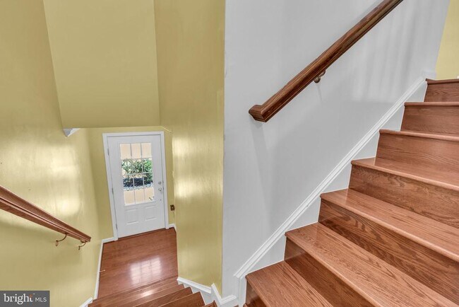Building Photo - 41597 Broxbourne Terrace
