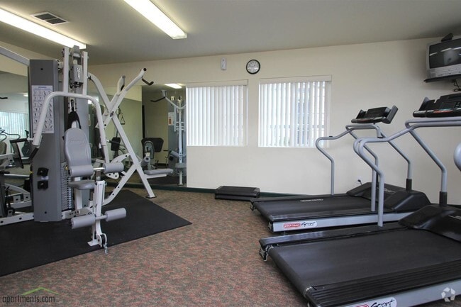 Fitness Center - Knox Butte Apartments