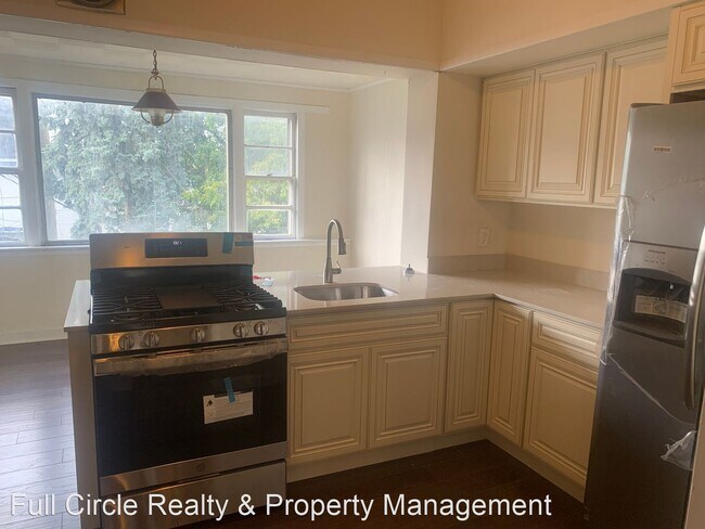 Building Photo - 4 br, 1 bath House - 412 N 2nd Street