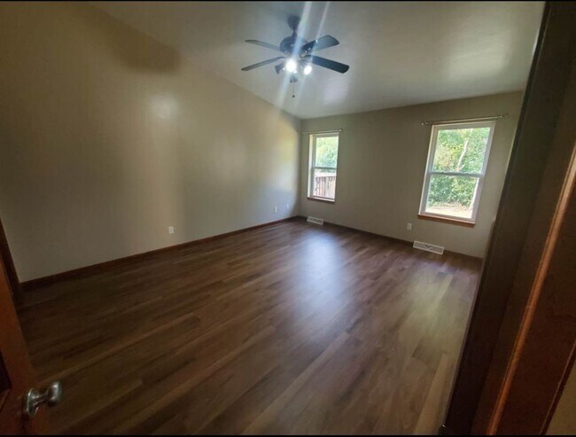 Master Bedroom - 1305 Trailside Ter