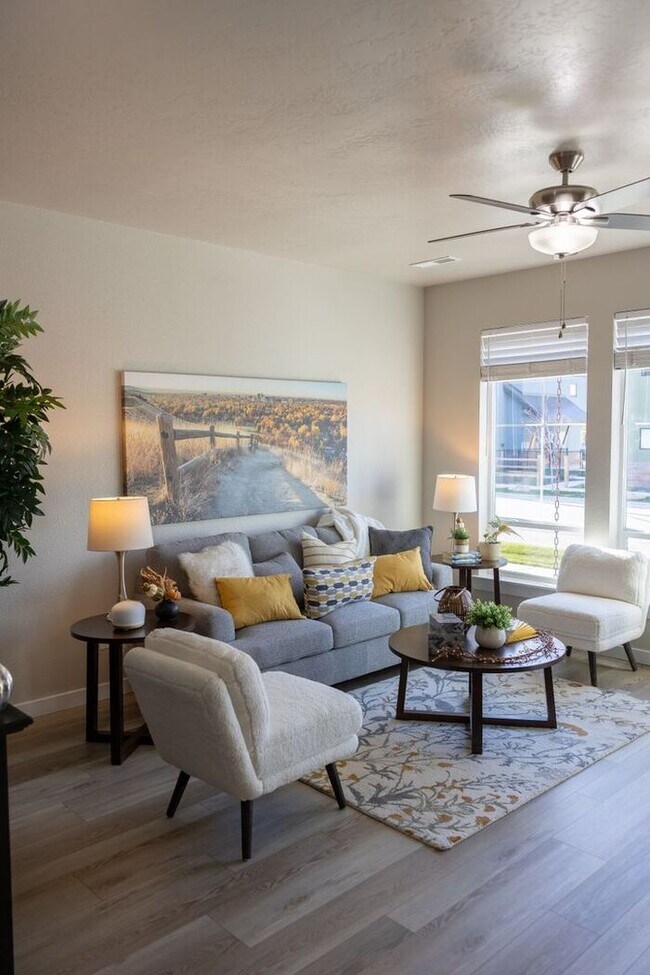 Foto del edificio - Roe Street Townhomes