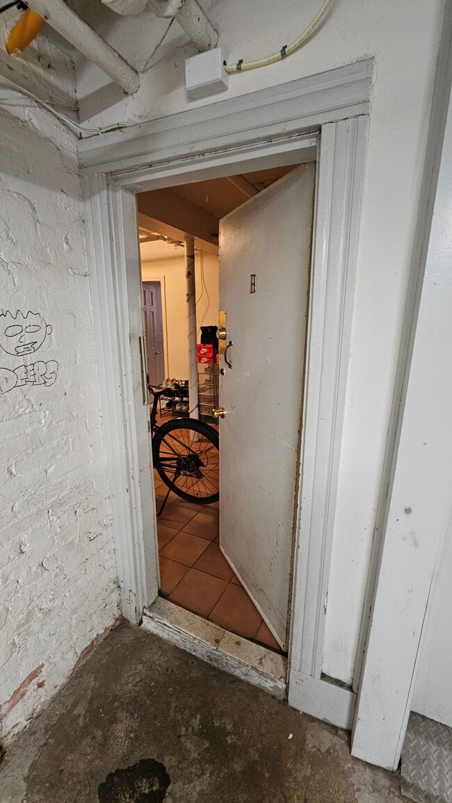 Building Photo - 1254 Commonwealth Ave