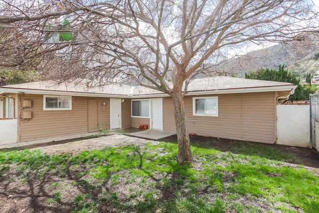 Building Photo - 15196 Westlynn Dr