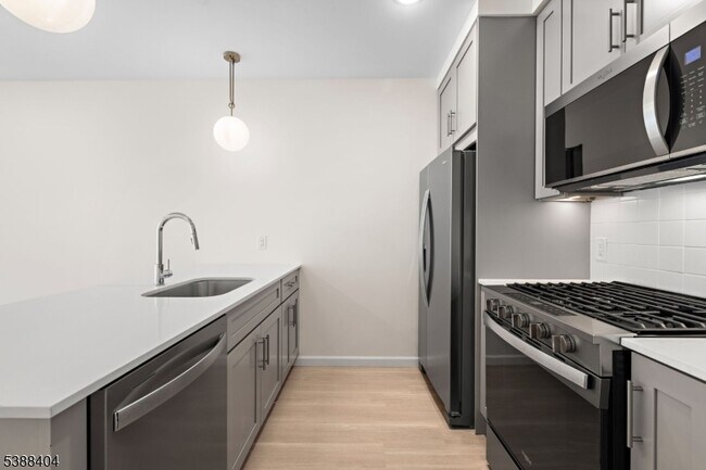 Foto del edificio - 70 Ridgedale Ave