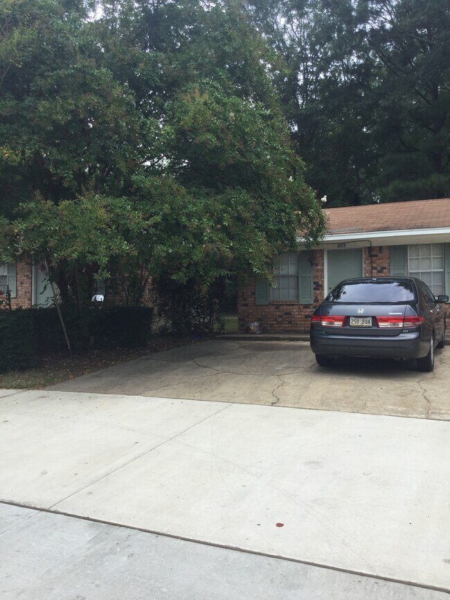 819 Center St, Ruston, LA 71270 Townhouse for Rent in Ruston, LA