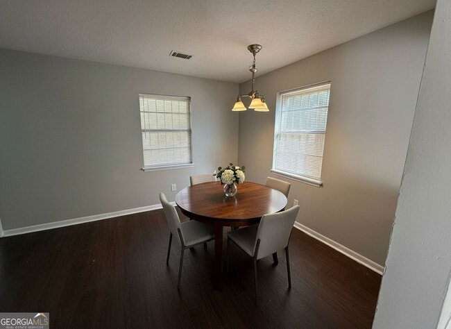 Building Photo - 7 W Park Ct