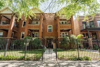 Building Photo - 2457 W Sunnyside Ave