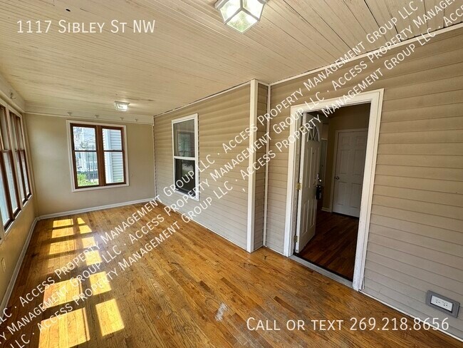 Foto del edificio - 1117 Sibley St NW