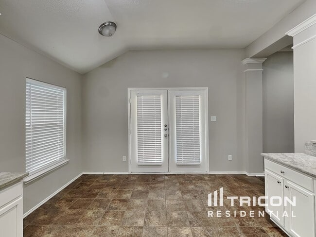 Building Photo - 630 Azalea Dr