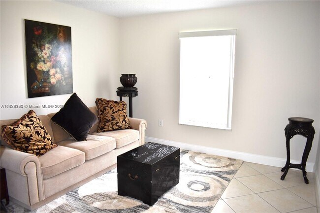 Foto del edificio - 18001 N Bay Rd