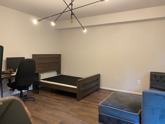 Foto del edificio - 16108 Coolidge Ave