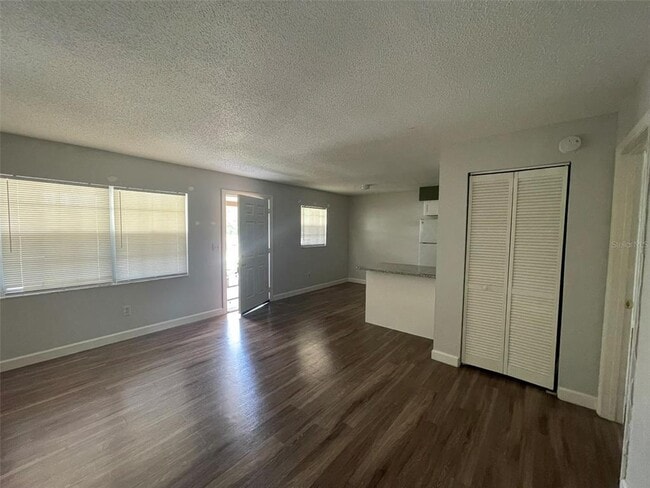 Building Photo - 1137 Jamajo Blvd