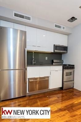 Primary Photo - 432 E 13th St