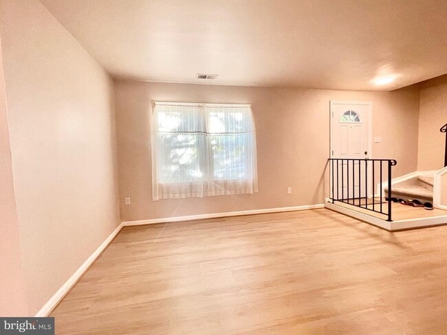 Building Photo - 13782 Newport Dr