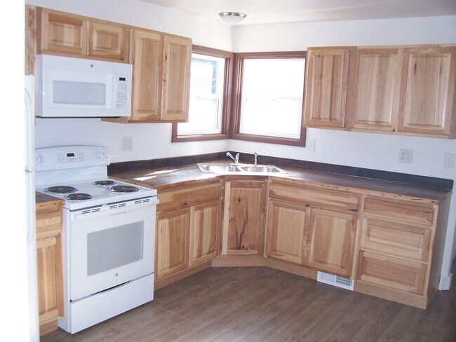 Foto del edificio - 3 Bed 2 Bath House in Havre MT