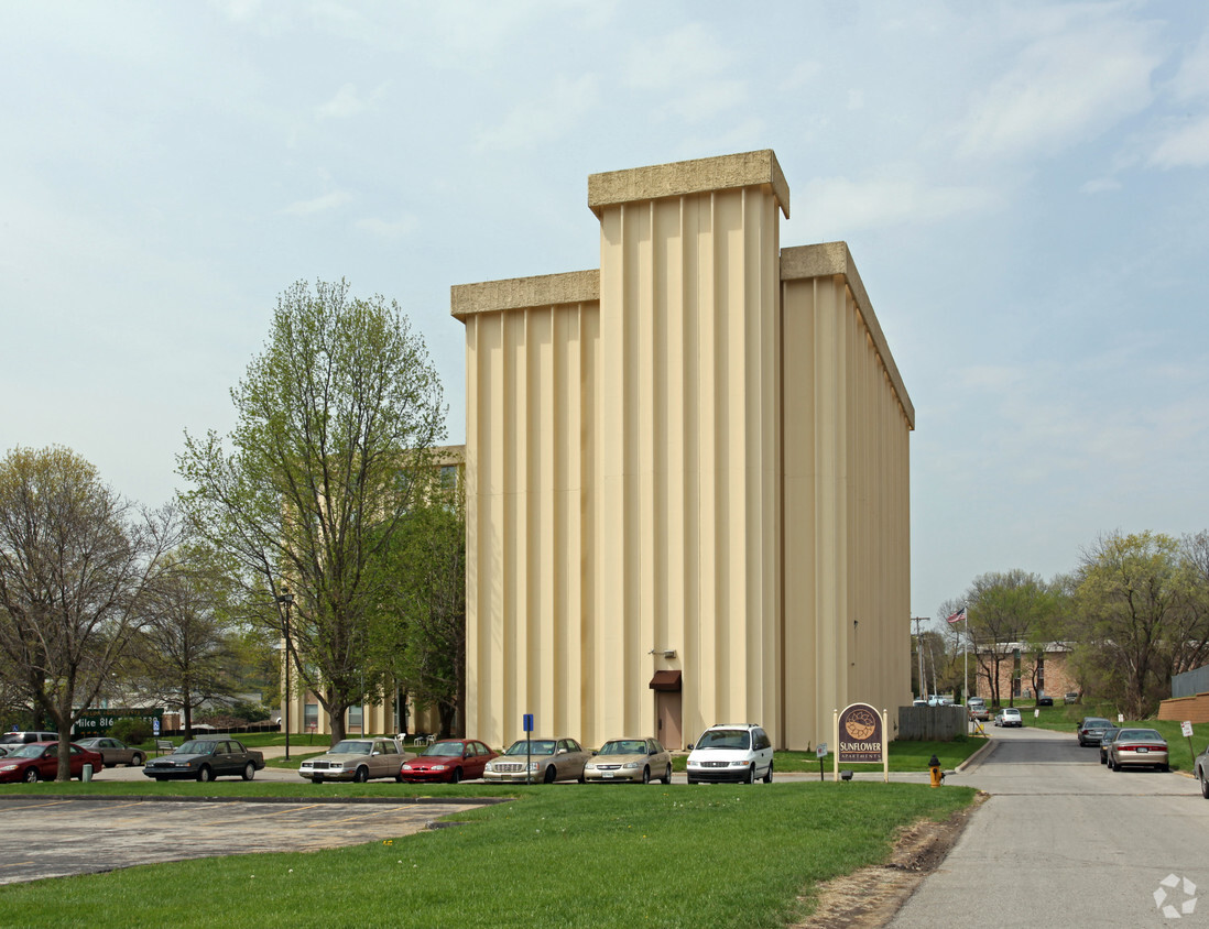 Foto del edificio - Sunflower Apartments