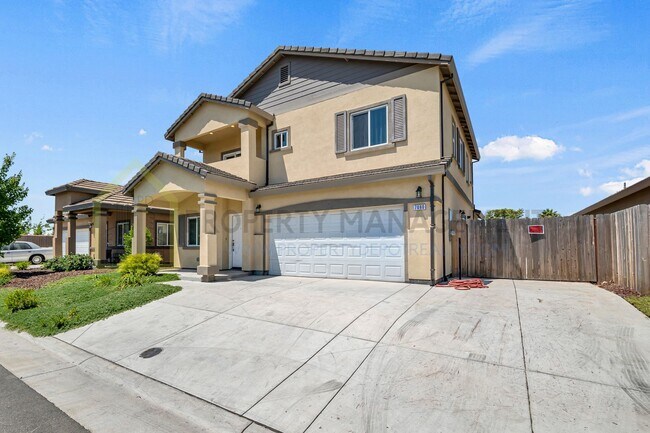 Building Photo - Modern & Spacious 5BD/3BA Home in South Sa...