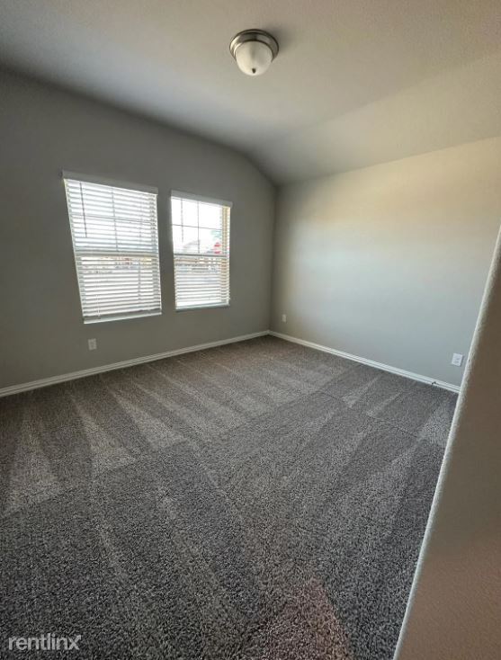 Building Photo - 4 br, 3 bath House - 3401 Triumph Dr