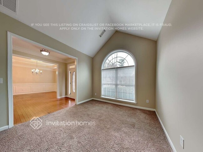 Building Photo - 1160 Martins Down Dr SE