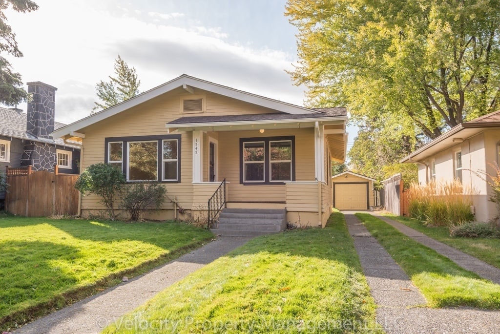 Primary Photo - Charming Westside Bungalow Blocks from Dow...