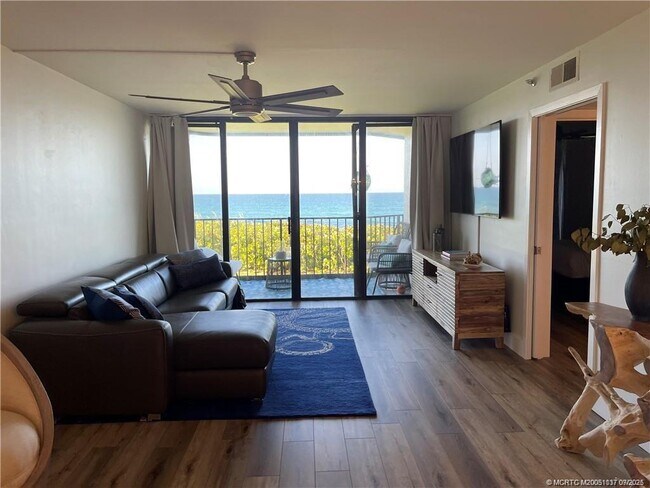 Foto del edificio - 9650 S Ocean Dr